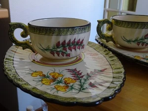 VINTAGE TWO LARGE CUPS CHOCOLATE CERAMIC HENRIOT QUIMPER FRANCE - Picture 1 of 9