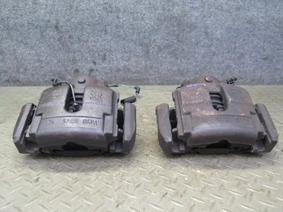 01-06 BMW E46 330i 330Ci tracción trasera juego de 2 pinzas de freno delanteras izquierda y derecha 77K OEM Foto 1 de 4