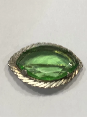 ANTIQUE MARQUISE SHAPE VIBRANT GREEN CLEAR GLASS HINGE C CLASP WHITE METAL Cover