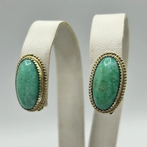 Vintage Whiting Davis Clip On Earrings Gold Tone Green Cabochon - Picture 1 of 8