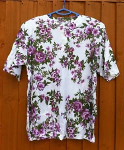 Camiseta grande Questions década de 1980. Diseño floral. Botones medio camino. Hombros acolchados. - Imagen 1 de 6