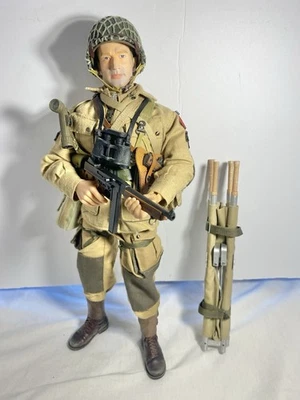 Sargento Aerotransportado Americano Segunda Guerra Mundial: con Camilla Médica 1/6 Soldado Dragón Modelos  Foto 1 de 4
