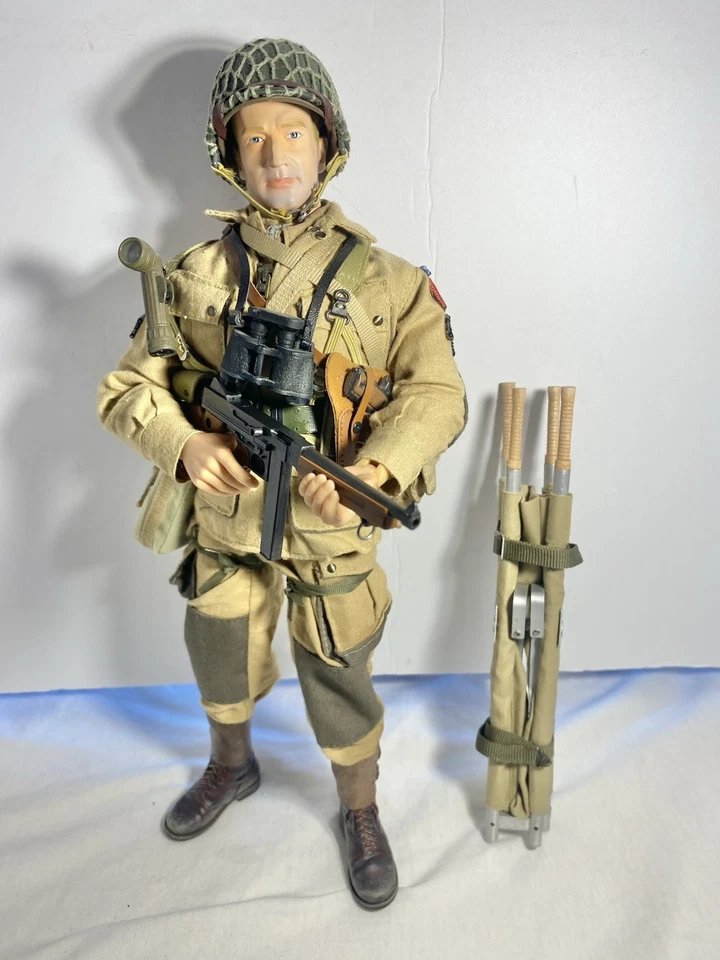 Sargento Aerotransportado Americano Segunda Guerra Mundial: con Camilla Médica 1/6 Soldado Dragón Modelos  Foto 1 de 4