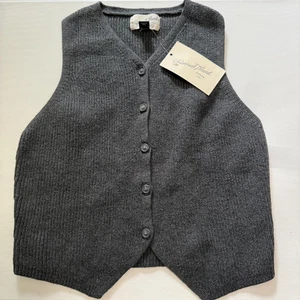 NWT Universal Thread Gray Sweater Vest Button Front Women’s Size XS - Picture 1 of 5