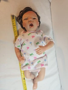 Baby Girl yawning Doll Artist Linda Spahic 13” Vinyl Realistic #890 - Picture 1 of 12