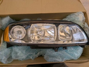 FOR VOLVO XC70 V70 S60 2004-2007 Headlight Headlamp LeftTYC 30648203 - Picture 1 of 4