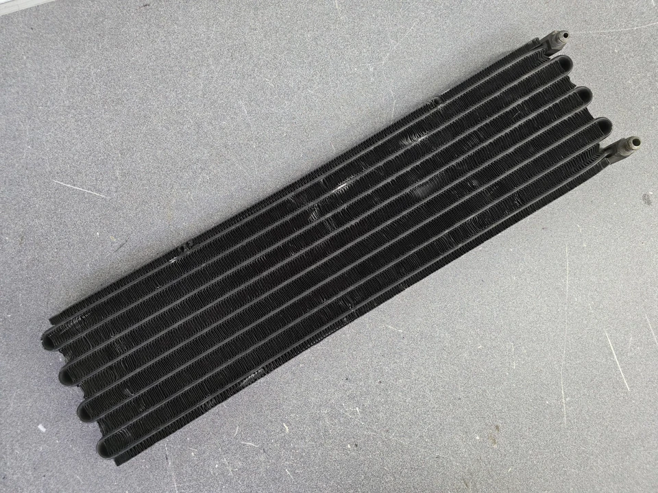 USED ORIGINAL GENUINE MODINE PORSCHE 911 REAR AIR CONDITIONING CONDENSER 1/77 - Image 1 of 4