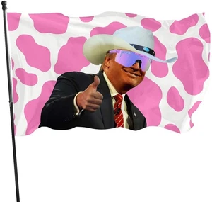 Bandera rosa con estampado de vaca Trump con ojales de latón - Divertido sombrero de vaquero Trump 3X5 Fe... - Imagen 1 de 5