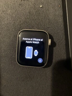 Apple Watch SE (2nd Generation) 44mm Aluminium Case with Sport Loop - Starlight - Image 1 of 4