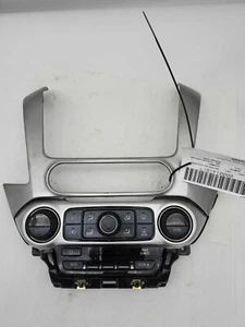 15 17 CHEVY/GMC SUBURBAN 1500 SERIES Heater A/c Control ID 84164477 OEM E1025 - Picture 1 of 1