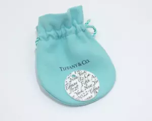 Dije colgante de hueso blanco Tiffany & Co. Notes 727 Fifth Ave - Imagen 1 de 4