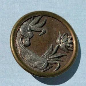1 1/2" Large Antique Victorian Picture Button, Flowers, Floral Plant Scene - Picture 1 of 3