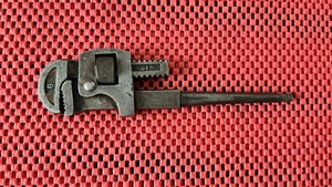 OSWEGO TOOL CO., "ONTARIO", PIPE WRENCH, 7" LONG, TAPERED AND THREADED HANDLE US - Picture 1 of 5