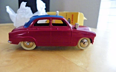 DINKY TOYS 2012 SIMCA 9 ARONDE TAXI 24UT - Image 1 of 4