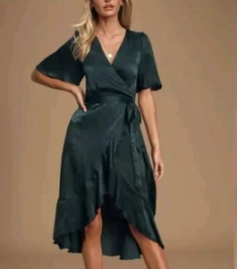 Lulus dunkelgrün Satin Faux Wickel V-Ausschnitt Hi-Low Damen Midikleid Gr. M - Bild 1 von 7