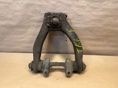 Conjunto de brazo de control superior delantero derecho Triumph TR6 OEM IL06707 Foto 1 de 4