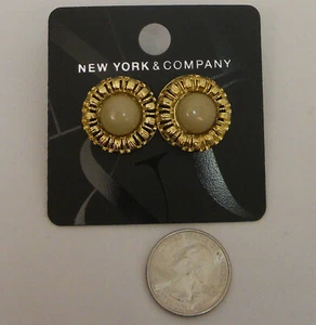 NEW YORK & COMPANY Stud Earrings Clusters Gold Tones Mocha Beads Push Backs - Picture 1 of 2
