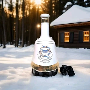   Commemorative porcelain Bell of Prince Williams's birth.  B - Bild 1 von 8