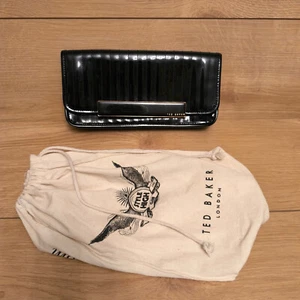 Ted Baker Clutch schwarz Lack gerippt - Bild 1 von 12
