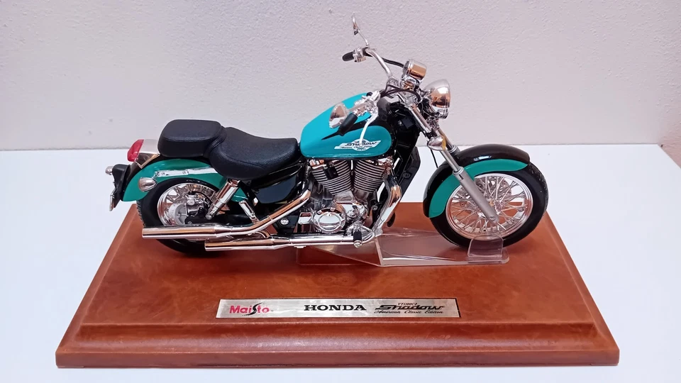 Maisto Honda VT1100C2 Shadow American Classic Edition Scala 1:10 - Immagine 1 di 4