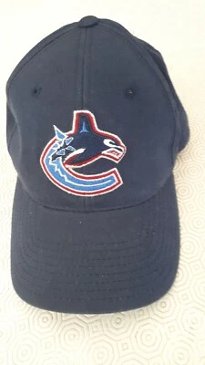 Gorra de bola ajustable VANCOUVER CANUCKS NHL azul marino con logotipo de orca Foto 1 de 3