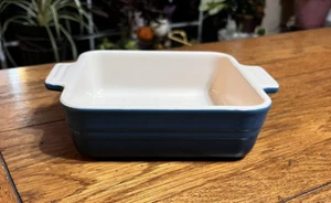 NEW LE CREUSET  SMALL STONEWARE ROASTING CASSEROLE BAKING DISH 6"X6" DEEP TEAL - Picture 1 of 7