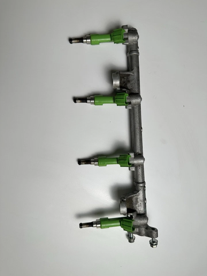 Toyota Camry 2008-2011 motor 2,4 L riel de combustible con inyectores Foto 1 de 4