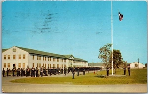 Desfile de Retiro Cuartel General Edificio Sampson Base de la Fuerza Aérea Ginebra Nueva York Postal H880 - Imagen 1 de 2