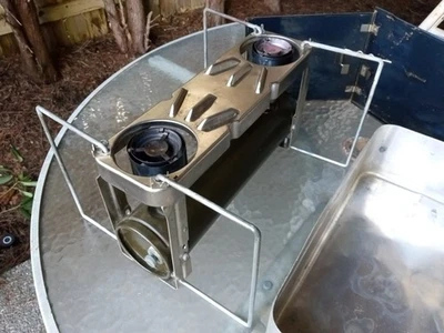 THE ROGERS MFG. ESTUFA MILITAR DE 2 QUEMADORES CO. AKRON OHIO 1962 ERA DE VIETNAM EE. UU. Foto 1 de 4