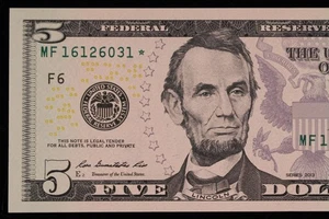 $5 2013 GEM CU Star Federal Reserve Note MF16126031* five dollar, 320K run 6 - Picture 1 of 3