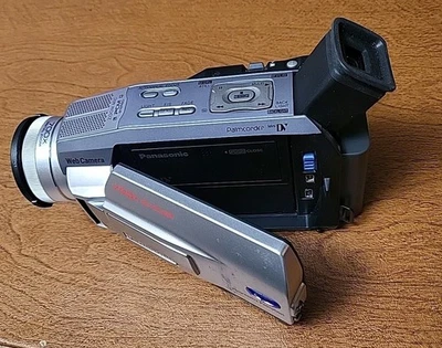 Panasonic PV-DV102D Mini DV SD Video Camcorder 700x Digital Zoom No Charger  - Image 1 of 4