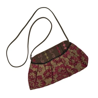 Bandolera Maruca Hecha a Mano Colorado Rosa Punta de Aguja Floral Bordada Cremallera Completa Foto 1 de 4