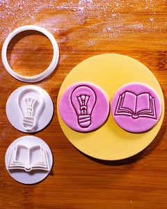 Think & Learn - Mini Emporte-Pièce Et Tampon 2" - Design Ampoule Et Livre - Picture 1 of 5