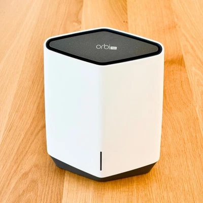 Netgear Orbi Pro WiFi 6 AX6000 — SXR80 Router — 6 GBit/s - Bild 1 von 2