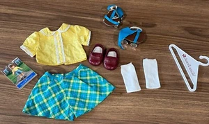 American Girl Molly's Roller-Skating Outfit + Roller Skates & Shoes NO Ribbon - Picture 1 of 15