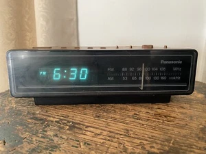 Vintage Panasonic RC-65 AM/FM Digital Alarm Clock Radio Faux Wood Grain - Picture 1 of 6