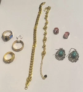LADIES GORGEOUS COSTUME JEWELRY LOT # 1109 /BRACELETS, RINGS, EARRINGS +++ - Picture 1 of 3