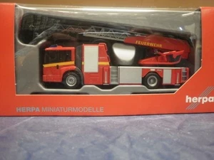 Herpa MB Econic Metz Drehleiter L32 XS Feuerwehr 092777 - Picture 1 of 1