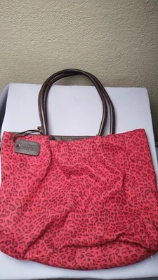 Bolso de Mano Neiman Marcus Rojo Estampado Animal Forrado en Tela con Asas de Cuero Foto 1 de 2