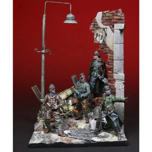 Kit modelo resina 1/35 4 piezas soldados alemanes Berlín 1945 con base Segunda Guerra Mundial sin pintar - Imagen 1 de 3