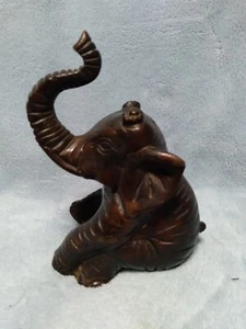 Kleiner sitzender Glückselefant aus Messing oder Bronze Made in India - Bild 1 von 12