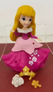 Hasbro / Princesa Disney ☆ Little Kindom ☆ La Bella Durmiente - Mini Figura Aurora - Imagen 1 de 4