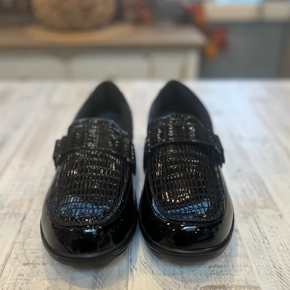 Mocassim Orthofeet masculino couro envernizado preto crocodilo em relevo 11,5 M - Imagem 1 de 4