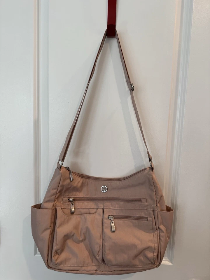 Bolso Hobo Grande Baggallini Anywhere con RFID Foto 1 de 4