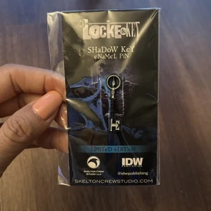 Locke & Key Shadow Key Enamel Pin SDCC 2022 Limited Edition Promo IDW Publishing - Picture 1 of 4