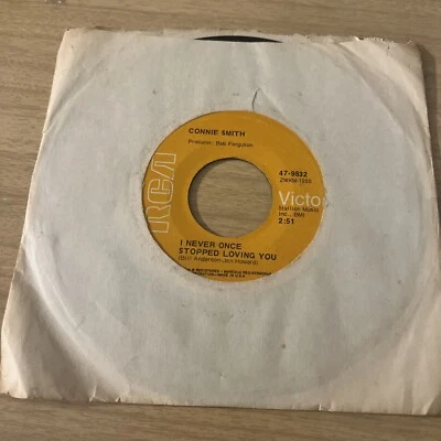 CONNIE SMITH: i never once stopped loving you / the son shines down on me RCA 7" - Image 1 of 2