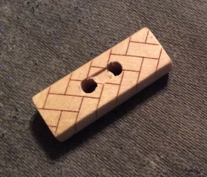 JHB BUTTONS #50109 PARQUET TOGGLE NATURAL--2 HOLE--1 1/4"--4 PIECES - Picture 1 of 2