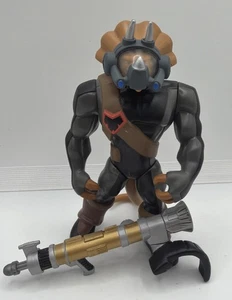 TMNT Triceraton Warrior schwarz grau Anzug Kunststoff 6" mit Zubehör 2004 Mirage - Bild 1 von 11