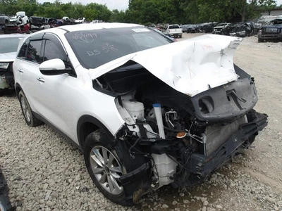 Used Front Right Fender fits: 2019 Kia Sorento textured black moulding Front Rig - Image 1 of 4