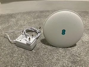EE Smart WiFi Disc – Wireless Booster Extender – Model WE410443-0T – 12V 2A - Picture 1 of 3